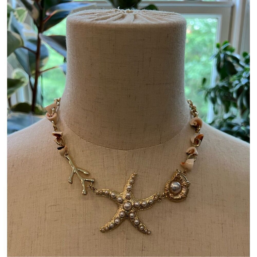 NWT Bay Studio genuine shell starfish necklace
